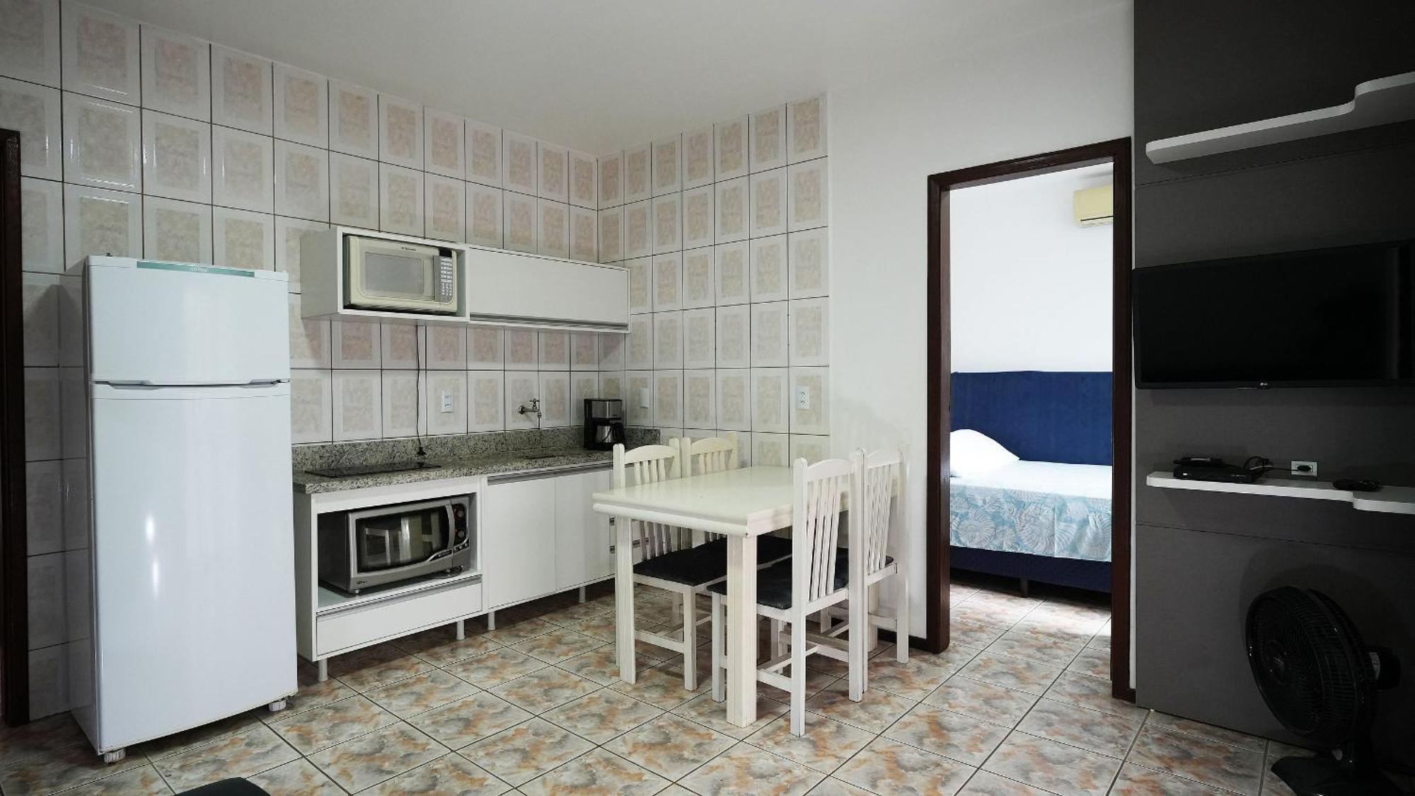 Residencial Adolfo - Mestre Naro Bombinhas Ngoại thất bức ảnh