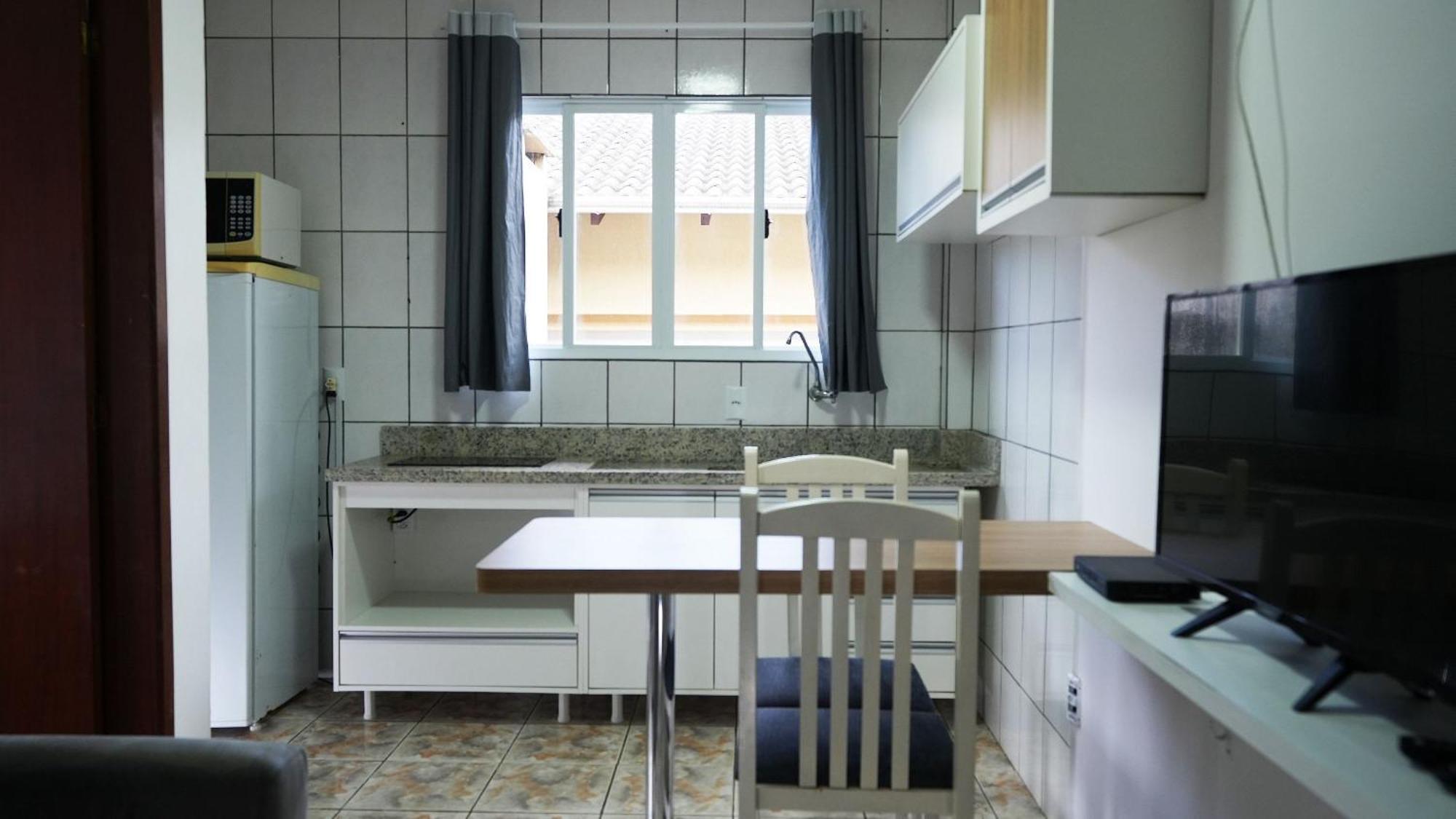 Residencial Adolfo - Mestre Naro Bombinhas Ngoại thất bức ảnh